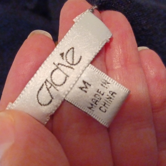 🌺 Cache Elegant Black Sleeveless Sweater Top - Picture 6 of 9